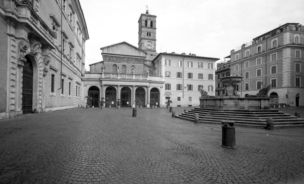 La Casa Di Emma A Trastevere Rome Bagian luar foto